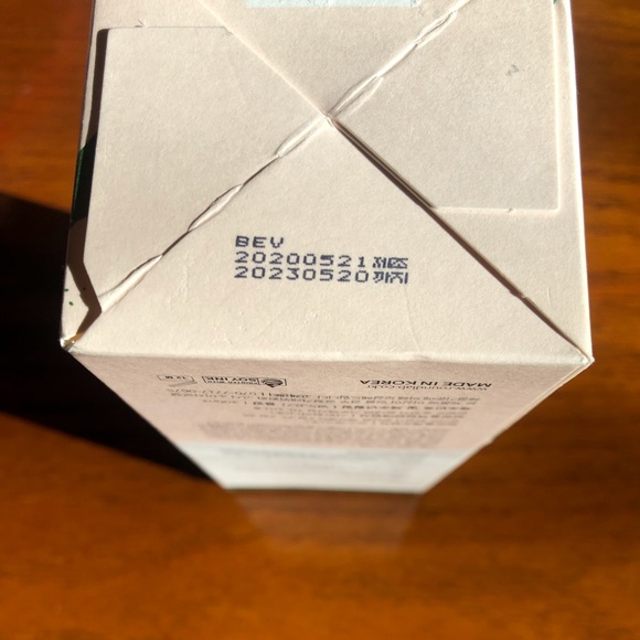 ROUND LAB Mugwort Calming Toner 300ml SEALED - Picture 5 of 5